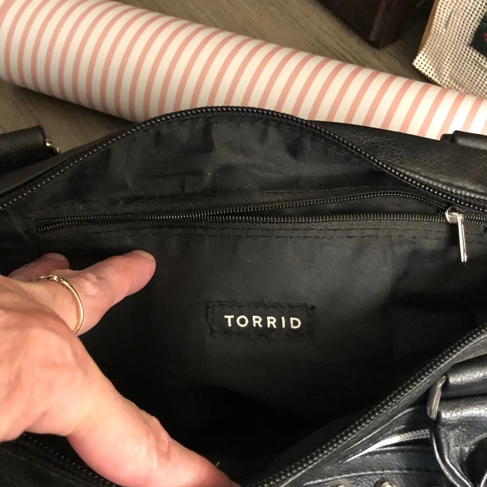 Torrid Black Floral Embroidered Travel Bag - Picture 7 of 8